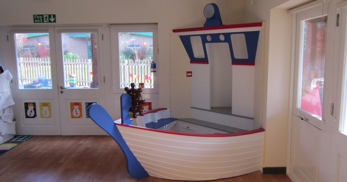right ship corner seat berkhamsted school